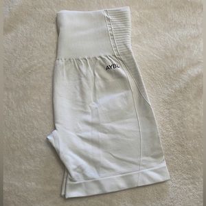 Women’s AYBL Balance V2 Seamless Shorts Size S